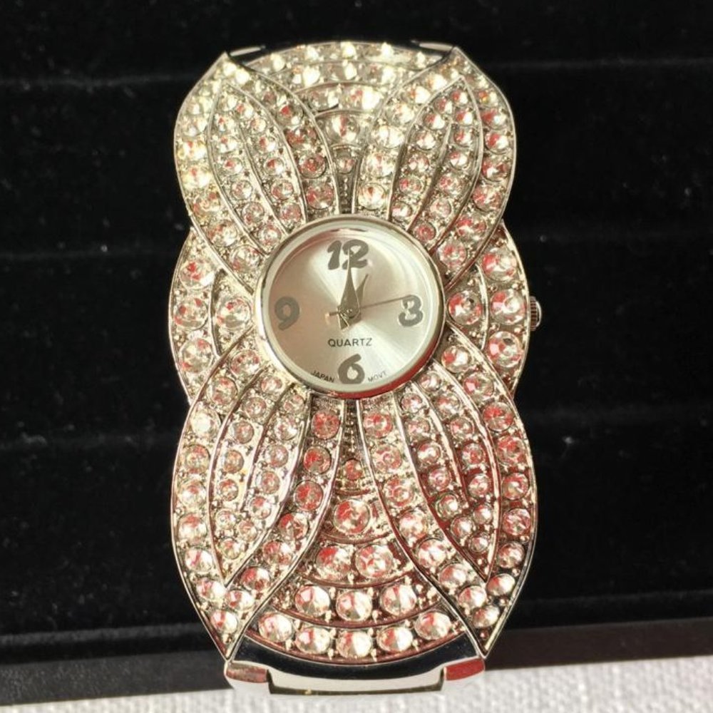 BWC Silver Floral women Quartz Watch gi 2